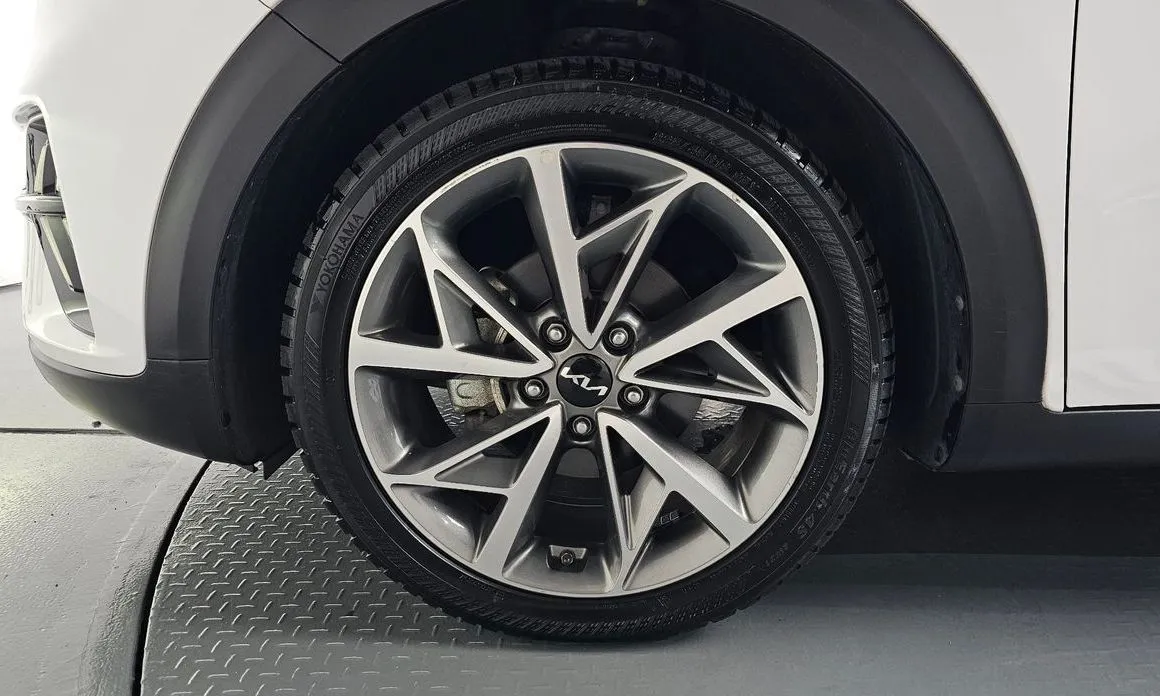 Kia Niro — фото 8