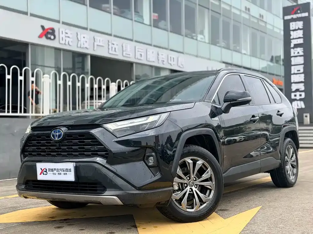 Toyota RAV4 — фото 1