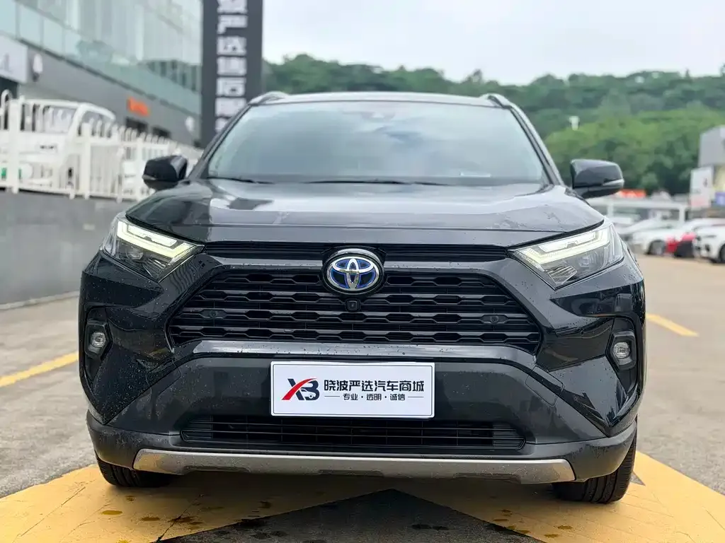 Toyota RAV4 — фото 7