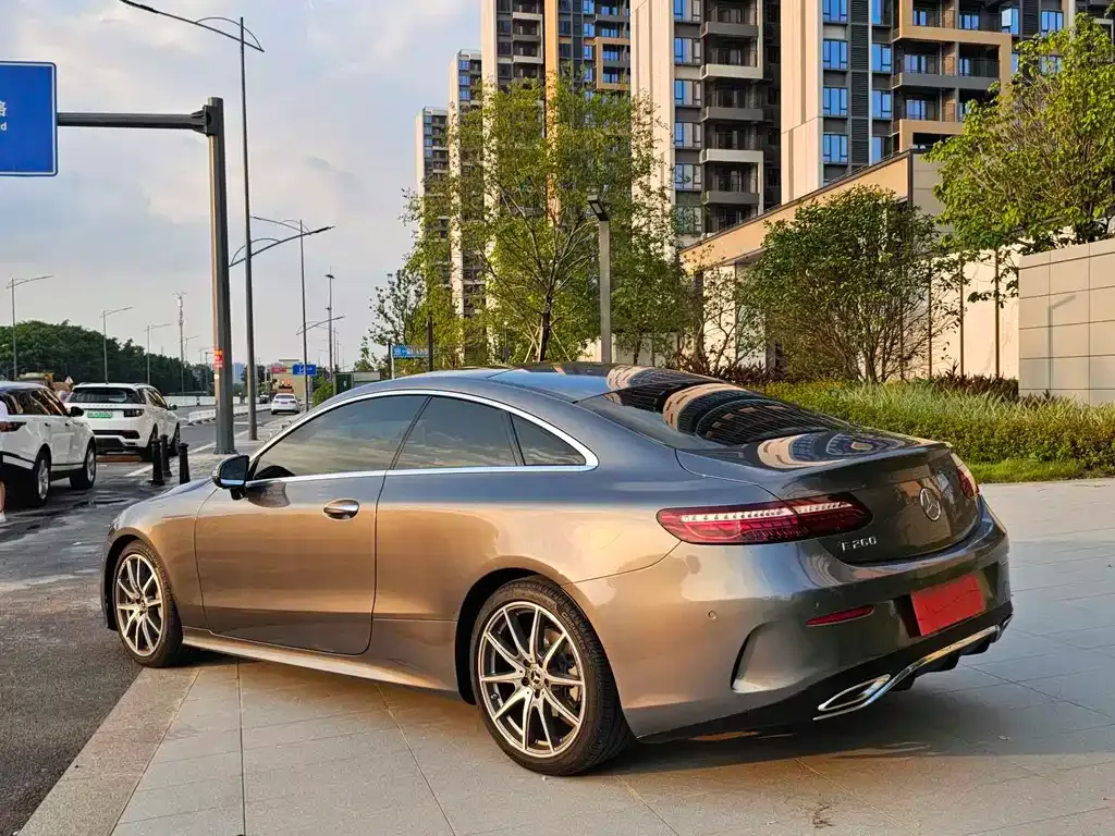 Mercedes-Benz E-Class (Import) — фото 4