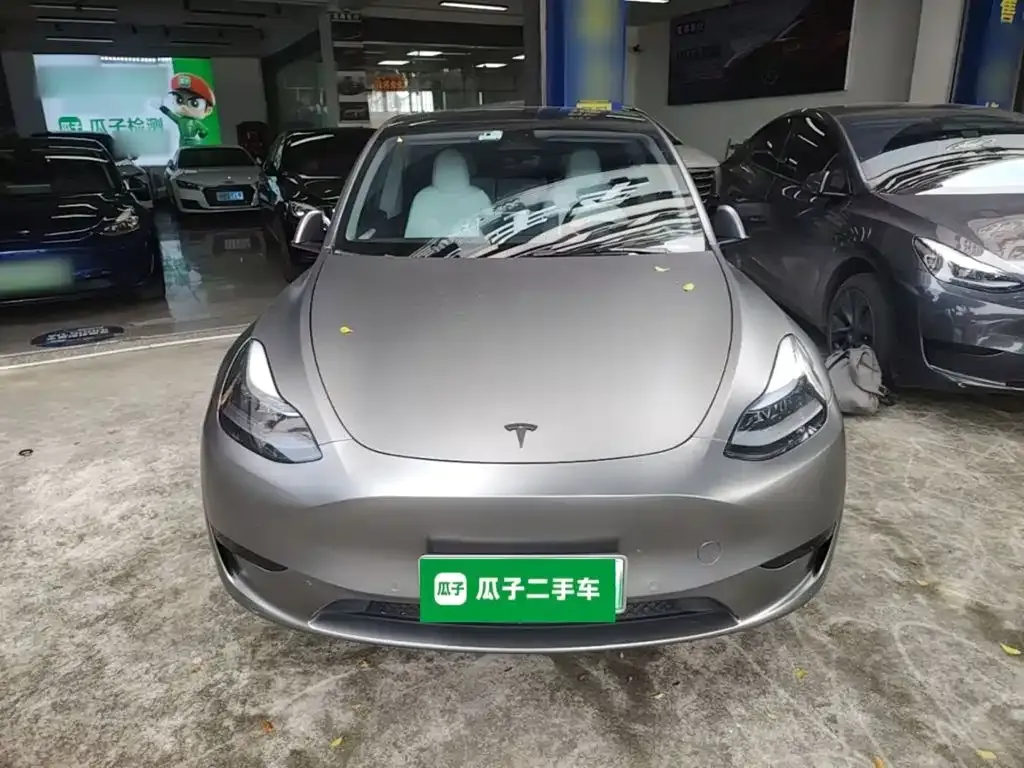 Tesla Model Y — фото 10