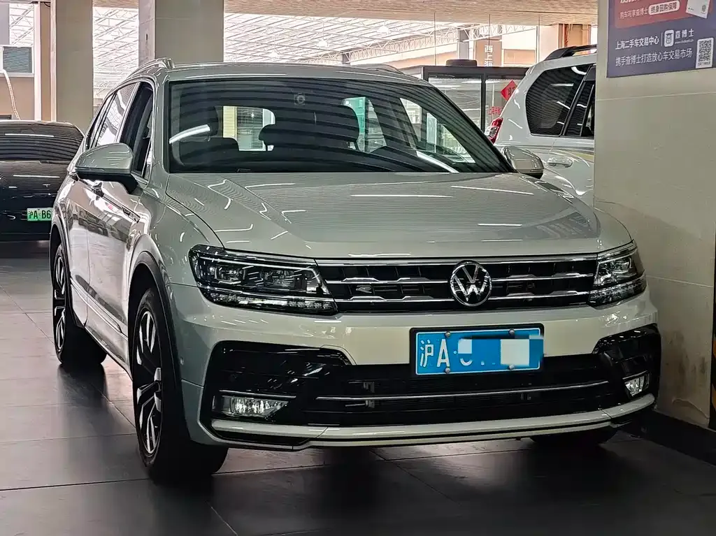 Volkswagen Tiguan L — фото 8