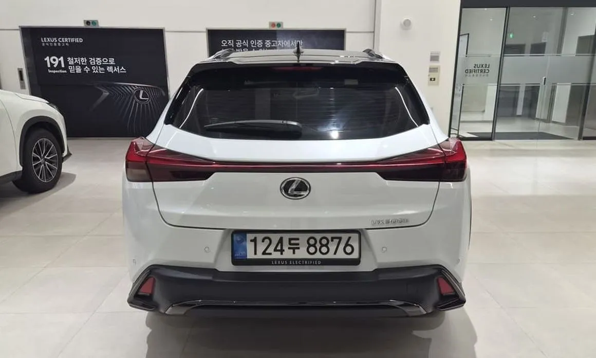 Lexus UX — фото 3
