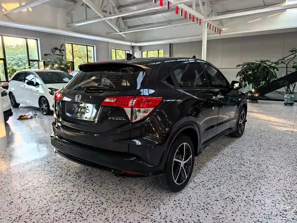 Honda Vezel — фото 6