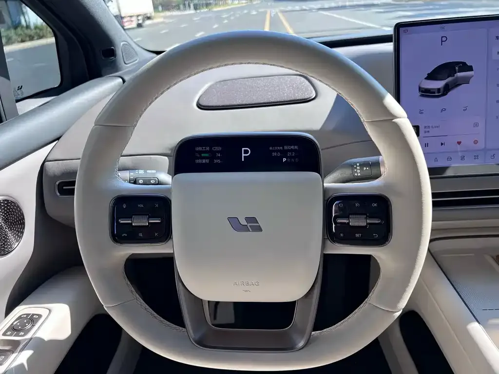 Li Auto Li i6 — фото 3