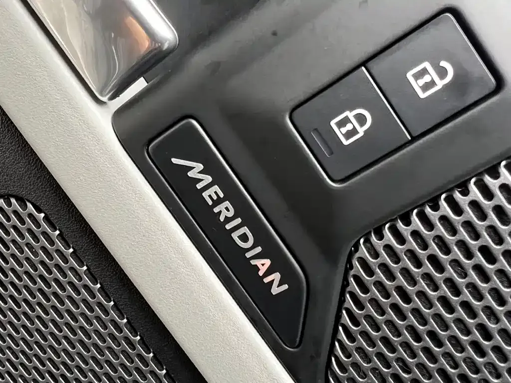 Land Rover Defender — фото 3