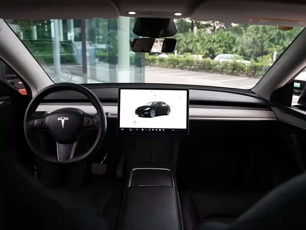 Tesla Model Y — фото 3