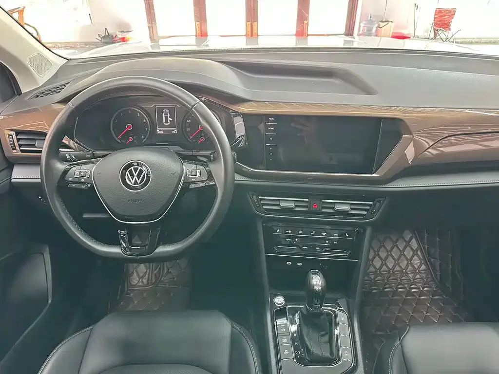Volkswagen Tharu — фото 7