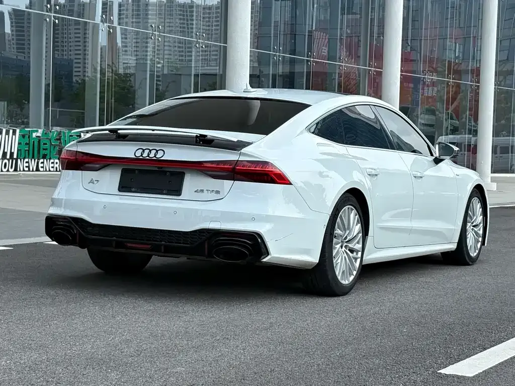 Audi A7 — фото 7