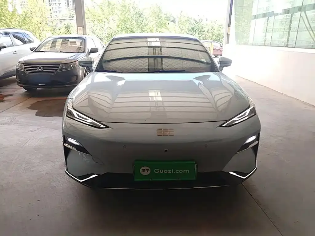 Geely Galaxy E8 — фото 10