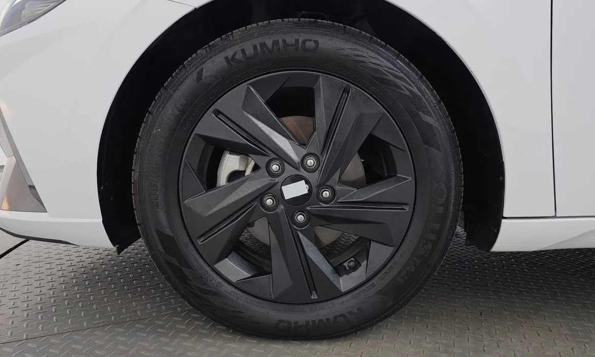 Hyundai AVANTE — фото 9