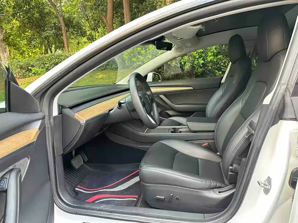 Tesla Model 3 — фото 2