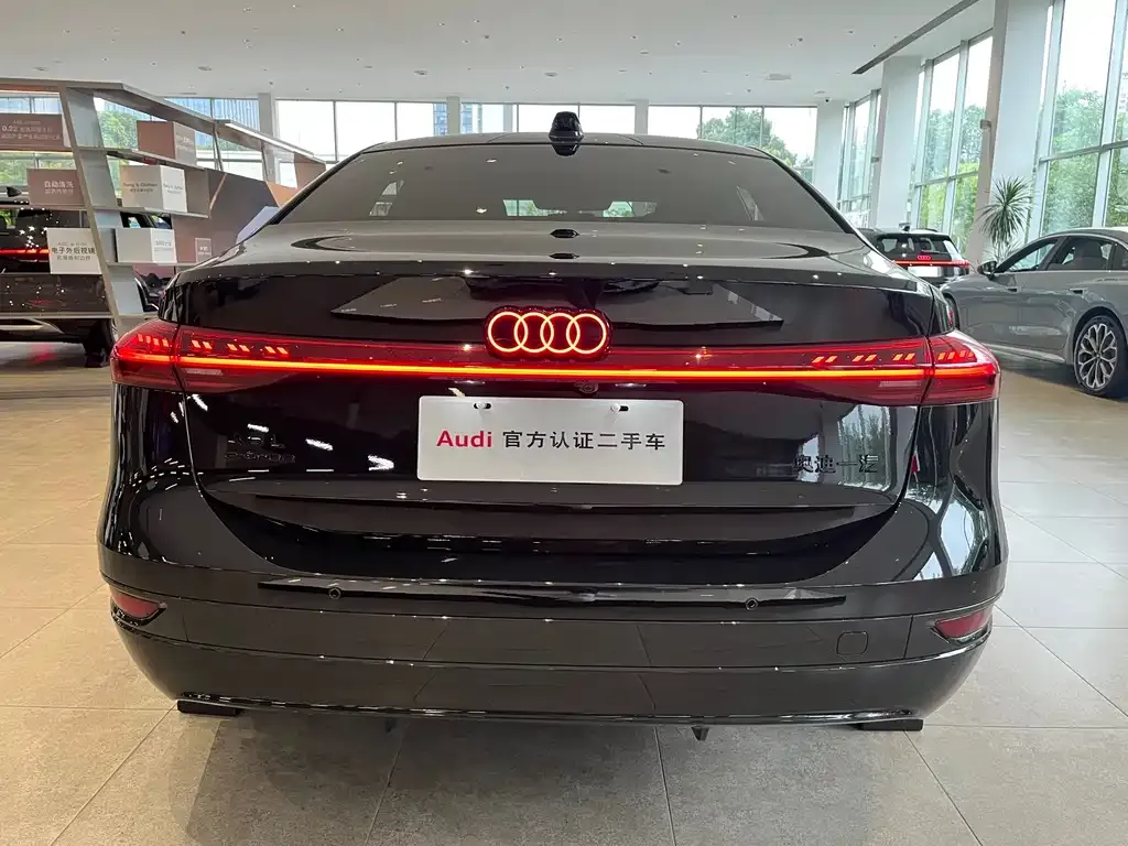 Audi A6L e-tron — фото 10
