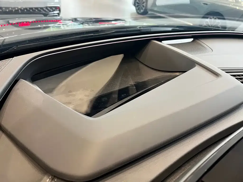 Audi A6L e-tron — фото 6