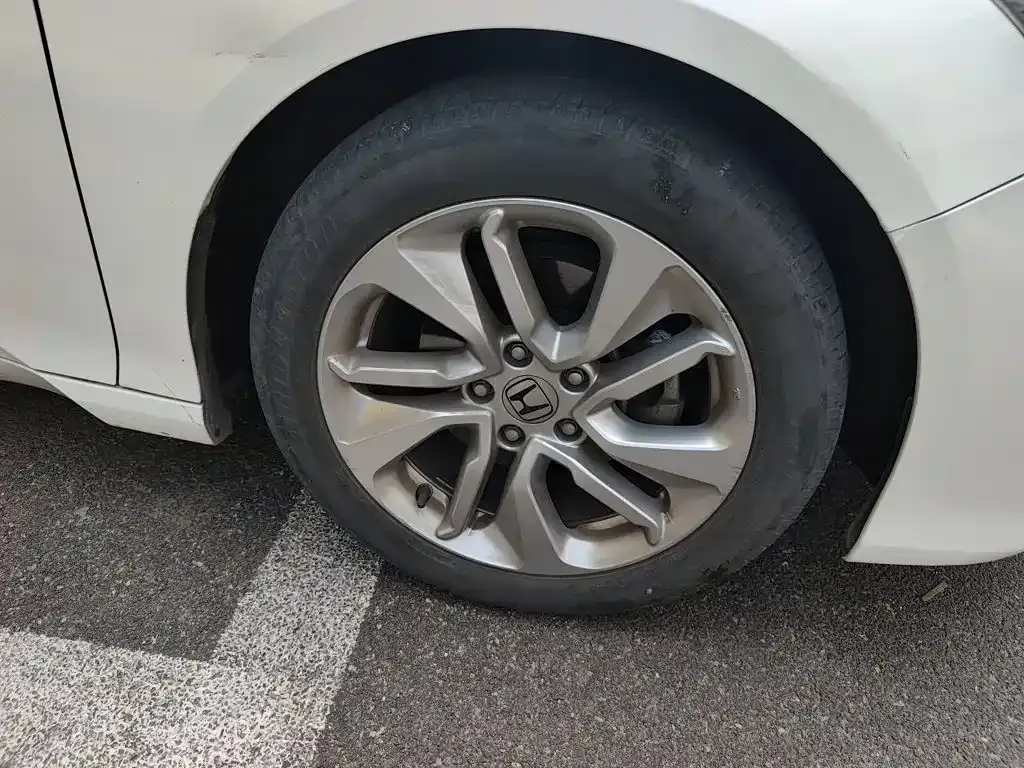 Honda Accord — фото 9