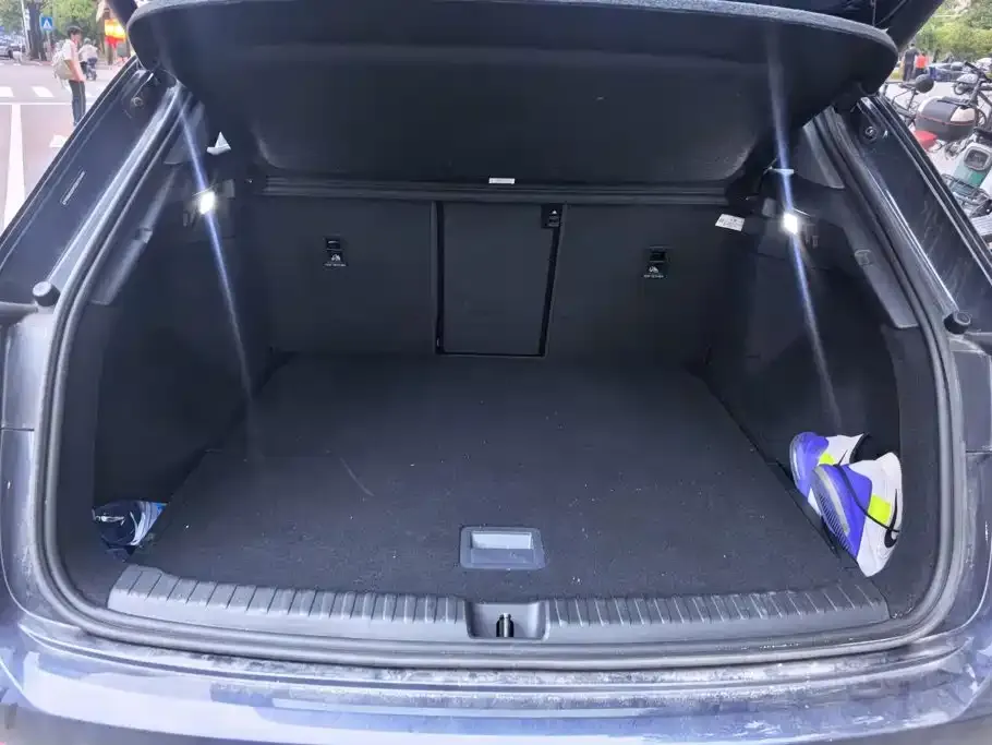 Audi Q4 e-tron — фото 7