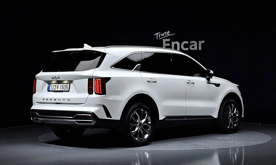 Kia Sorento — фото 8