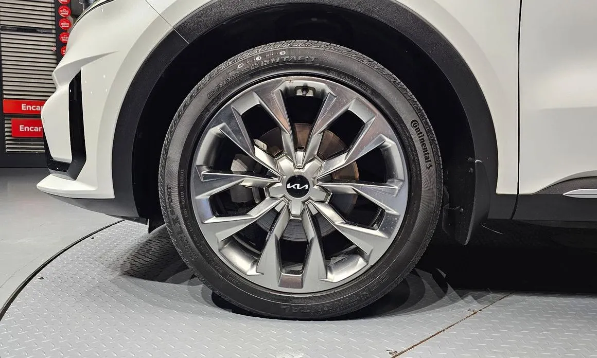 Kia Sorento — фото 7