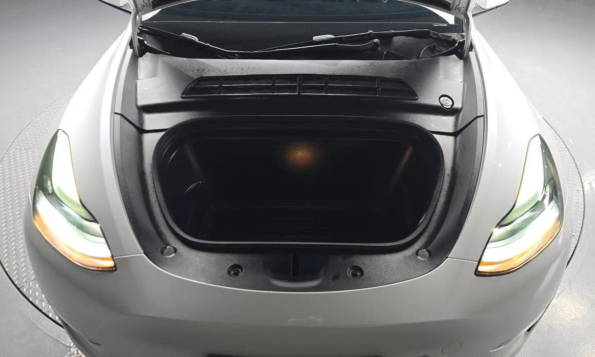 Tesla Model Y — фото 7