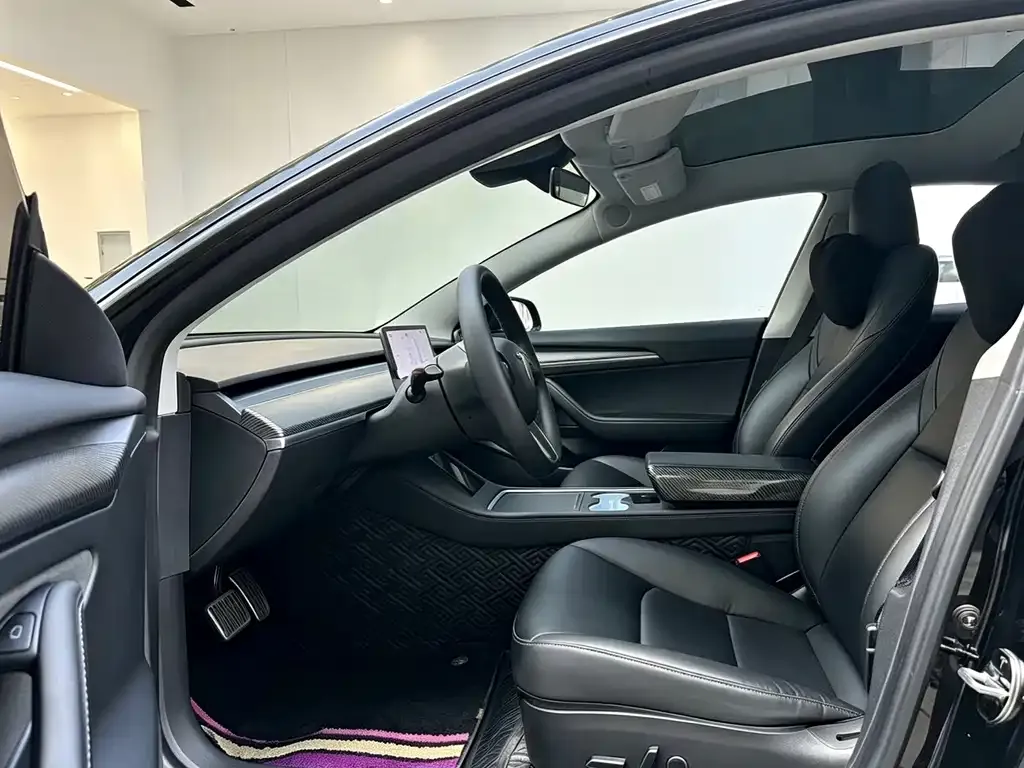 Tesla Model 3 — фото 4
