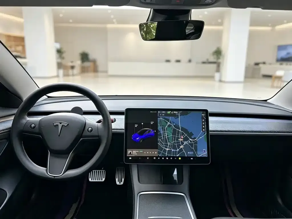 Tesla Model 3 — фото 3
