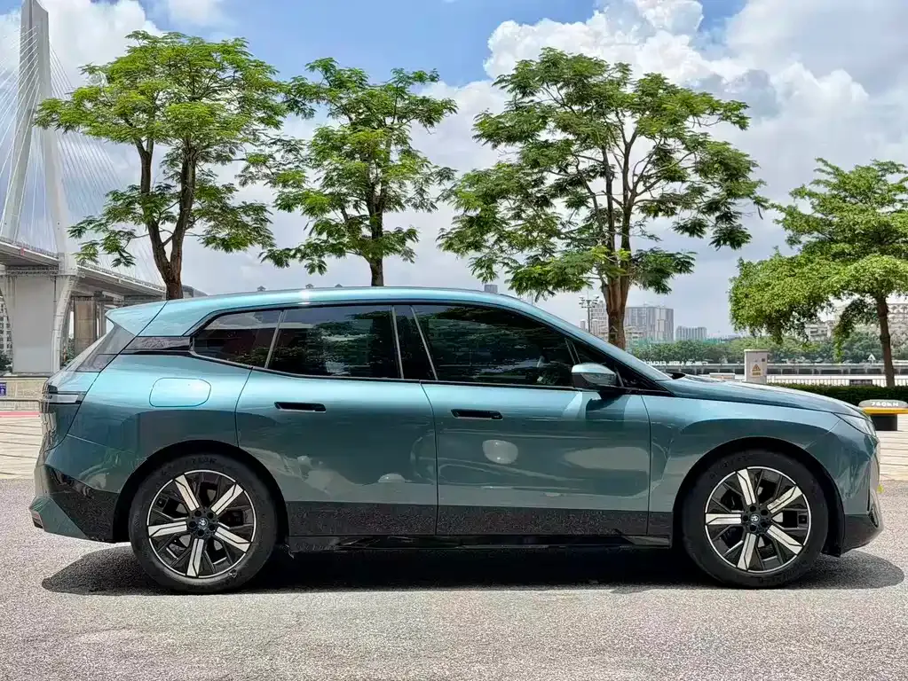 BMW iX — фото 10