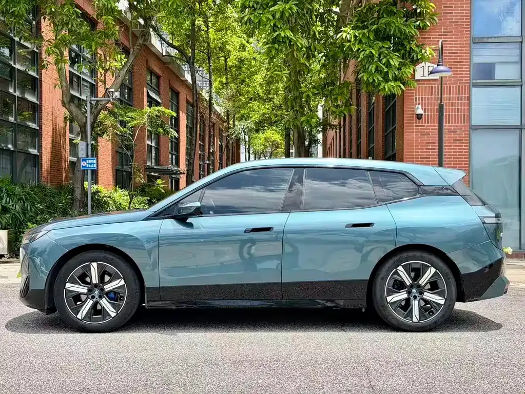 BMW iX — фото 5
