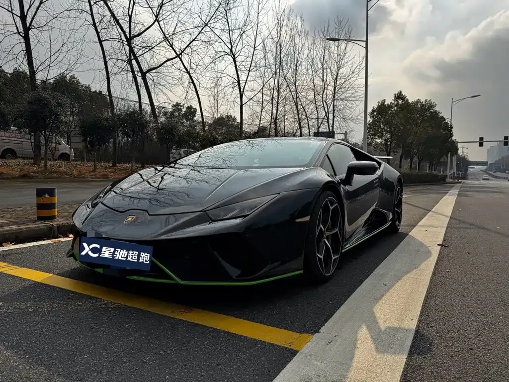 Lamborghini Huracan — фото 1