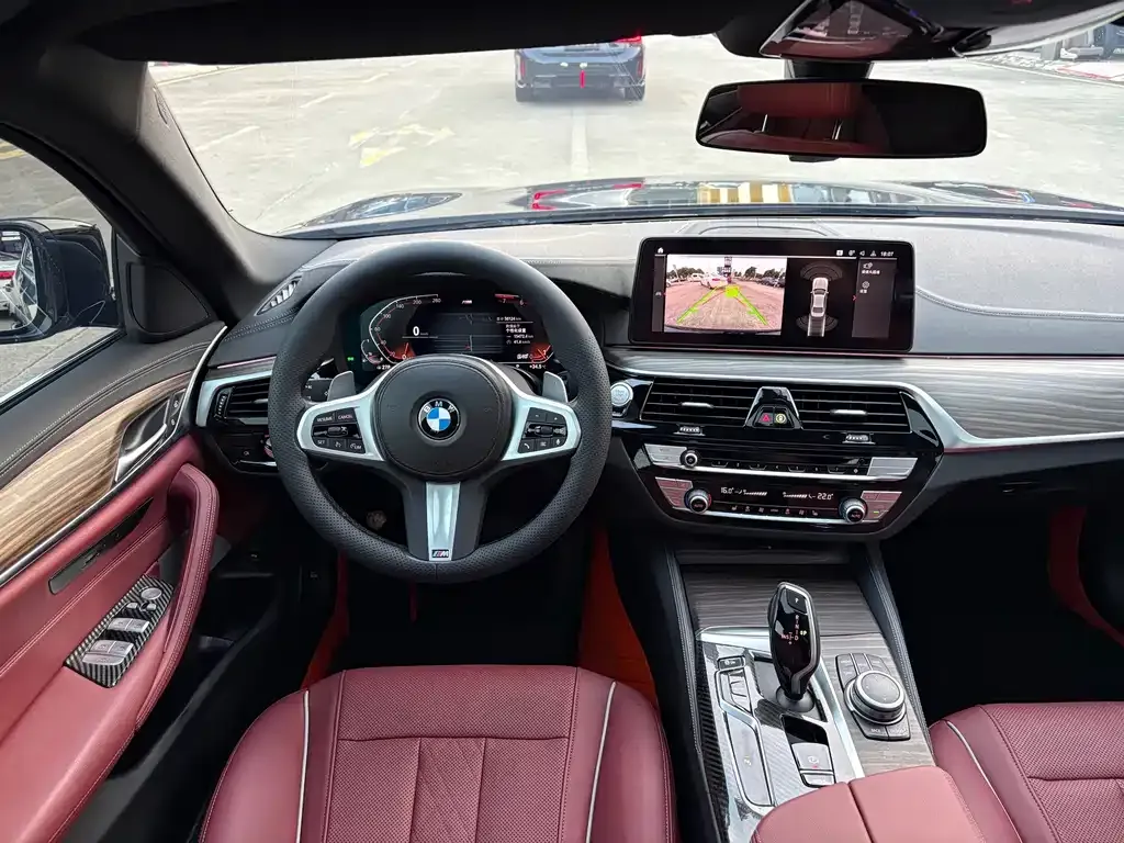 BMW 5 Series — фото 10