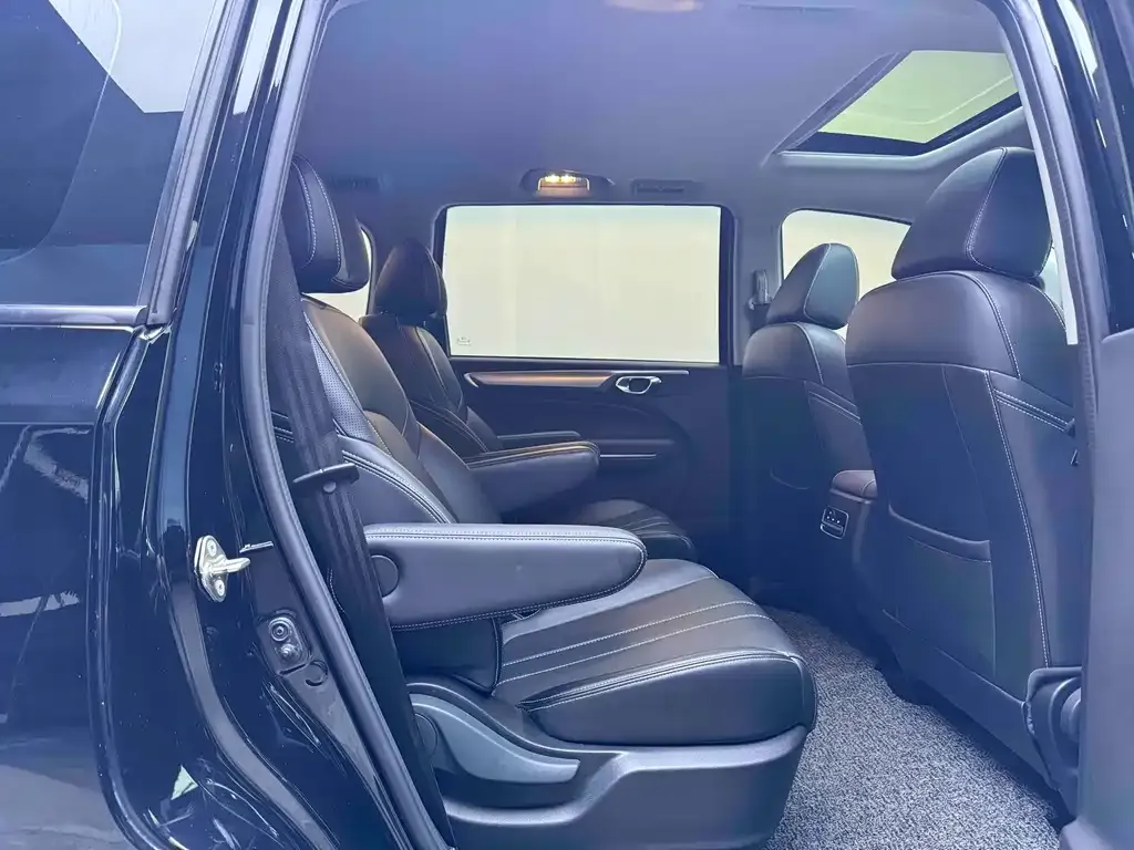 GAC Motor Trumpchi M6 — фото 2