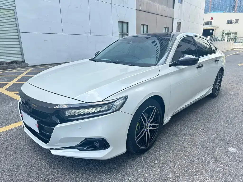 Honda Accord — фото 1