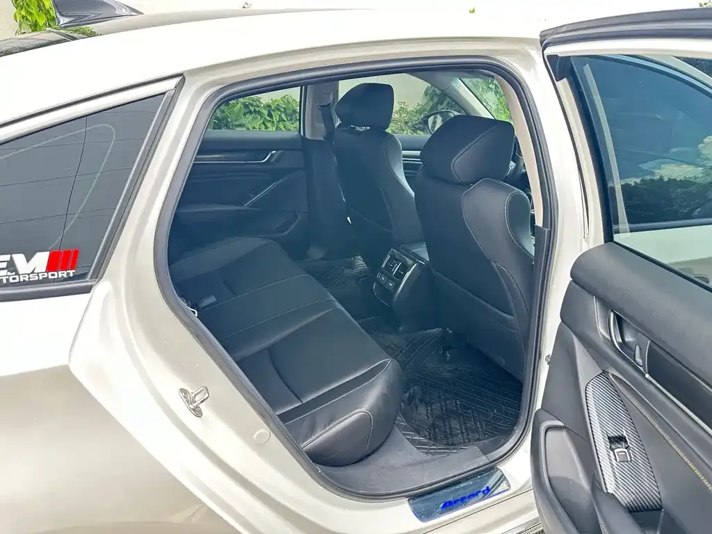 Honda Accord — фото 3