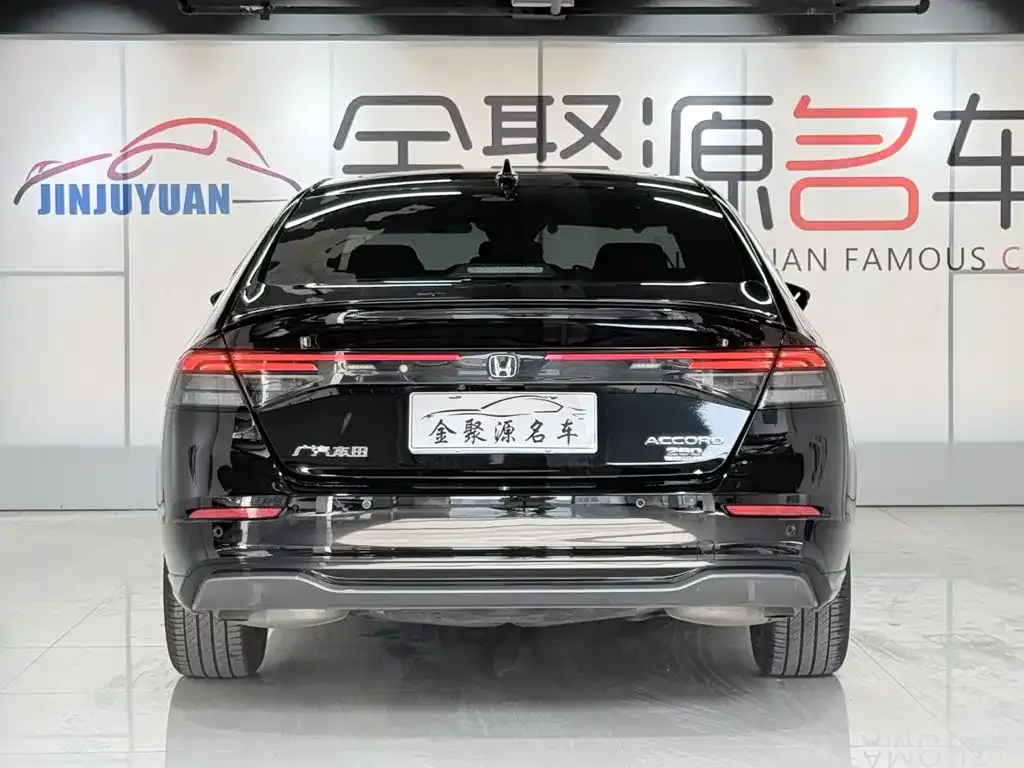 Honda Accord — фото 10