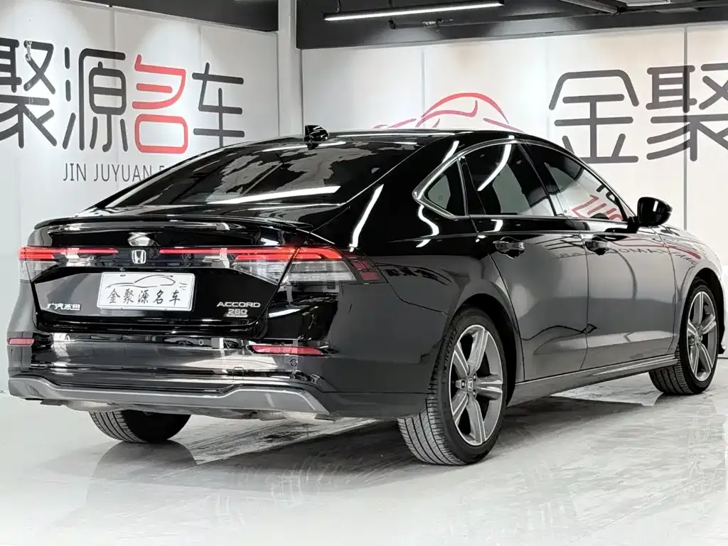 Honda Accord — фото 6