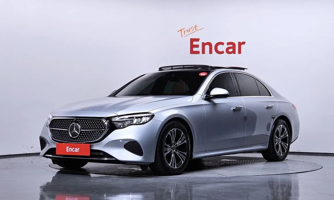 Mercedes-Benz E-Class — фото 1