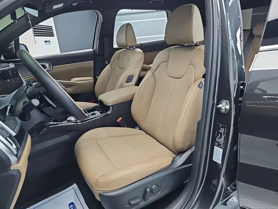 Kia Sorento — фото 5