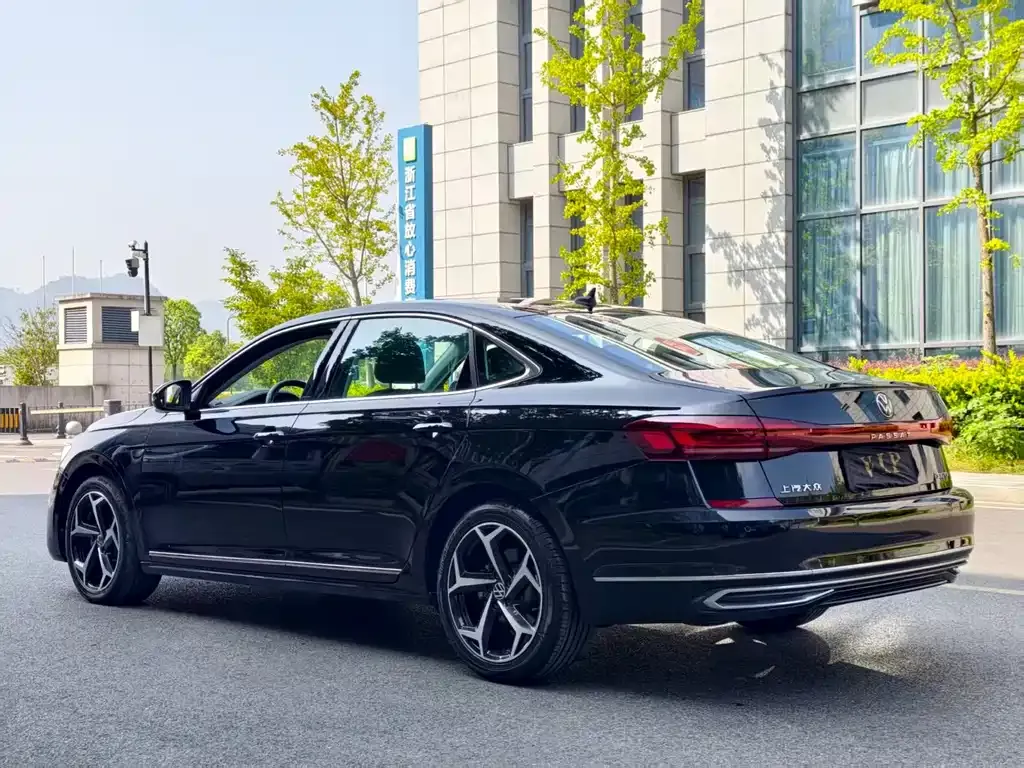 Volkswagen Passat — фото 5