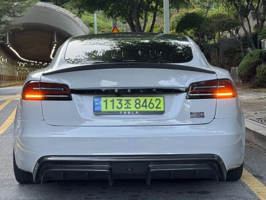 Tesla Model S — фото 2