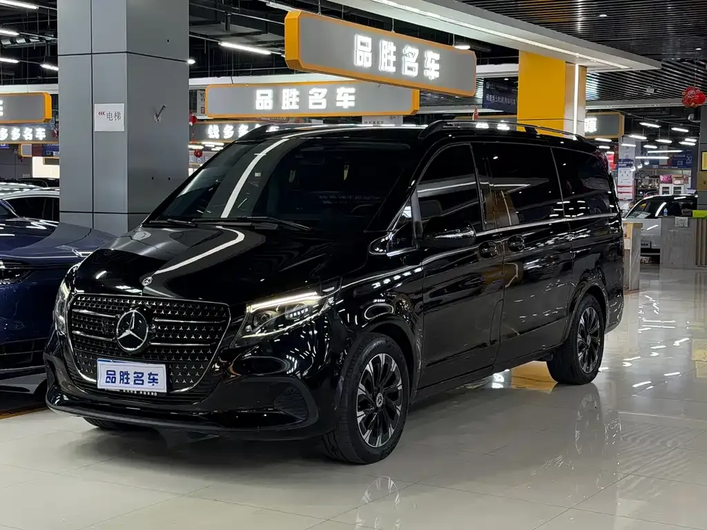 Mercedes-Benz V-Class — фото 1
