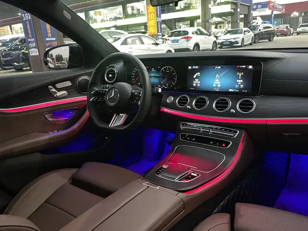 Mercedes-Benz E-Class — фото 10