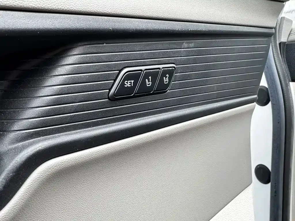 Hyundai Custo — фото 7