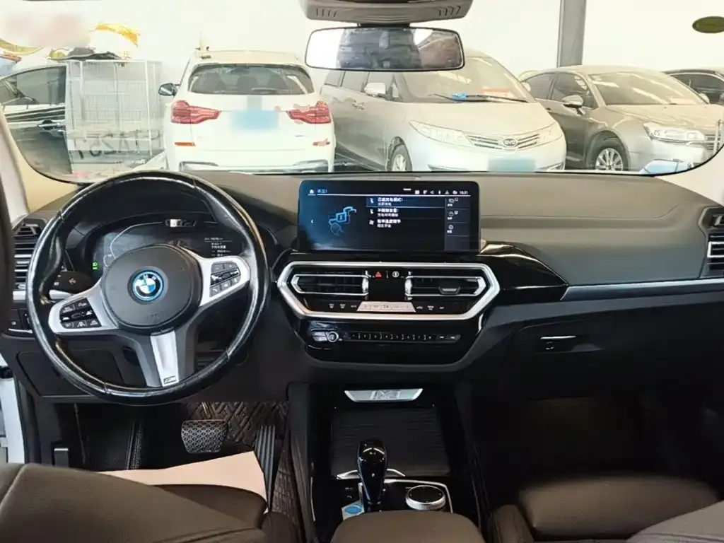 BMW iX3 — фото 4