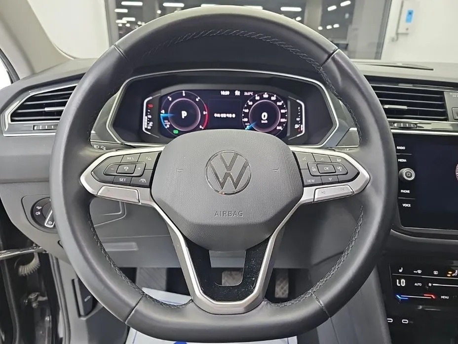 Volkswagen Tiguan — фото 7