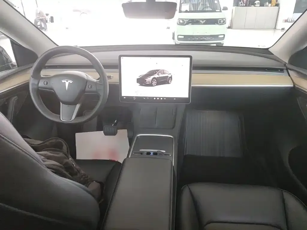 Tesla Model Y — фото 4
