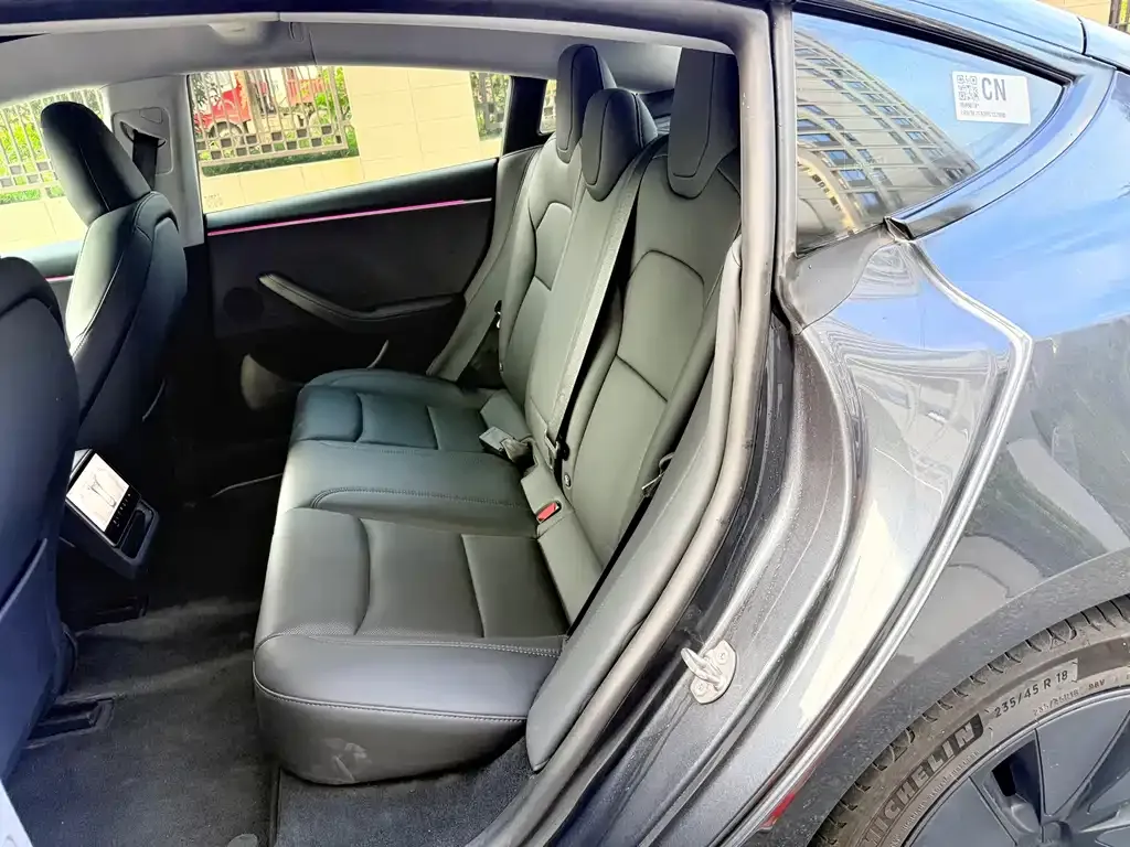 Tesla Model 3 — фото 4