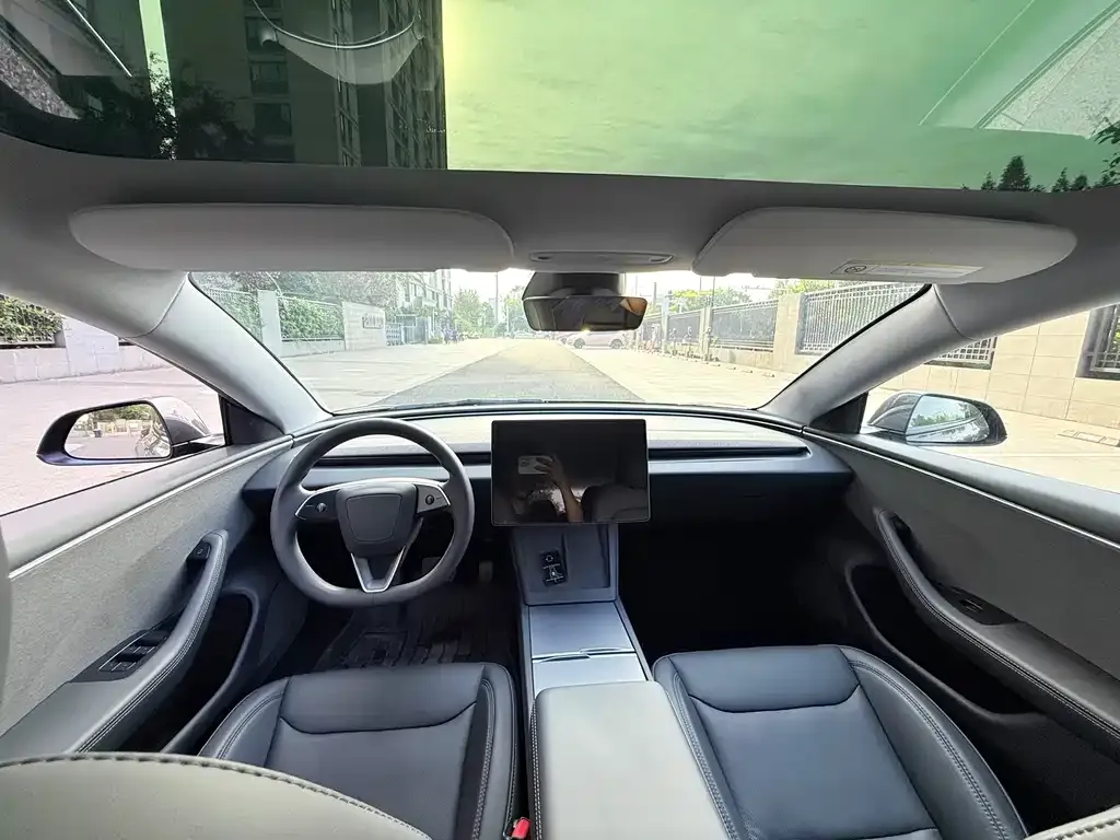 Tesla Model 3 — фото 5