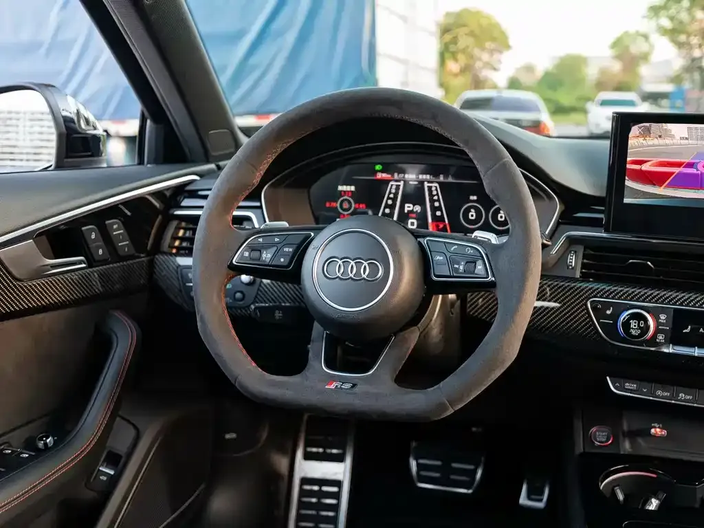 Audi RS 4 — фото 5
