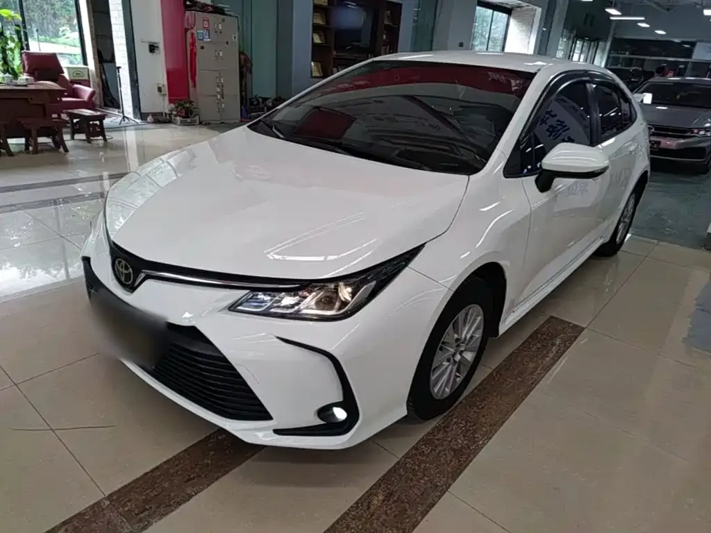 Toyota Corolla — фото 1