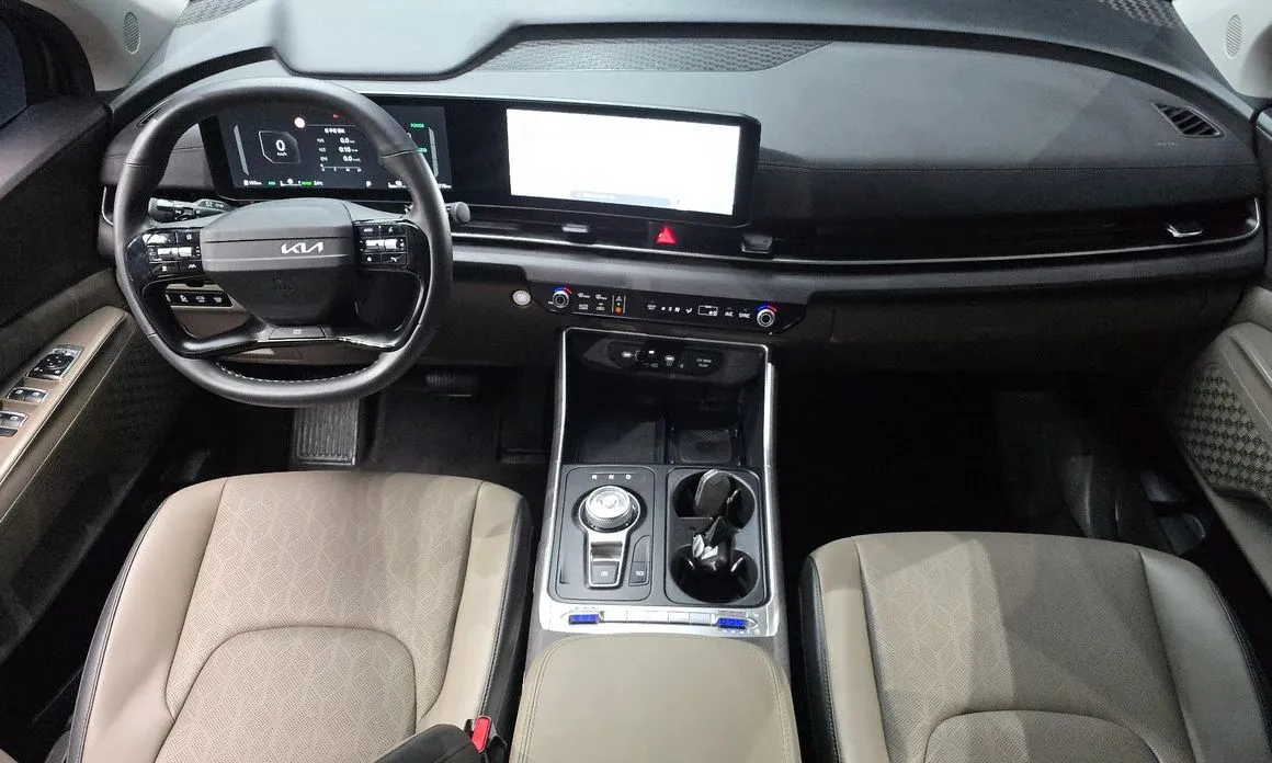 Kia Carnival — фото 10