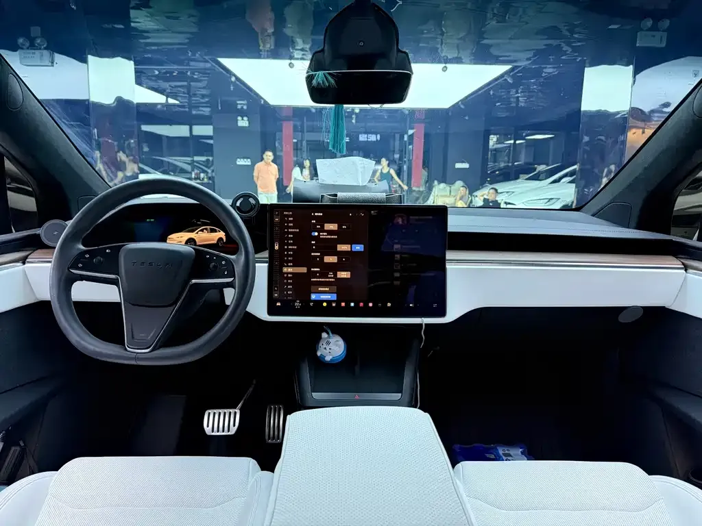 Tesla Model X — фото 6